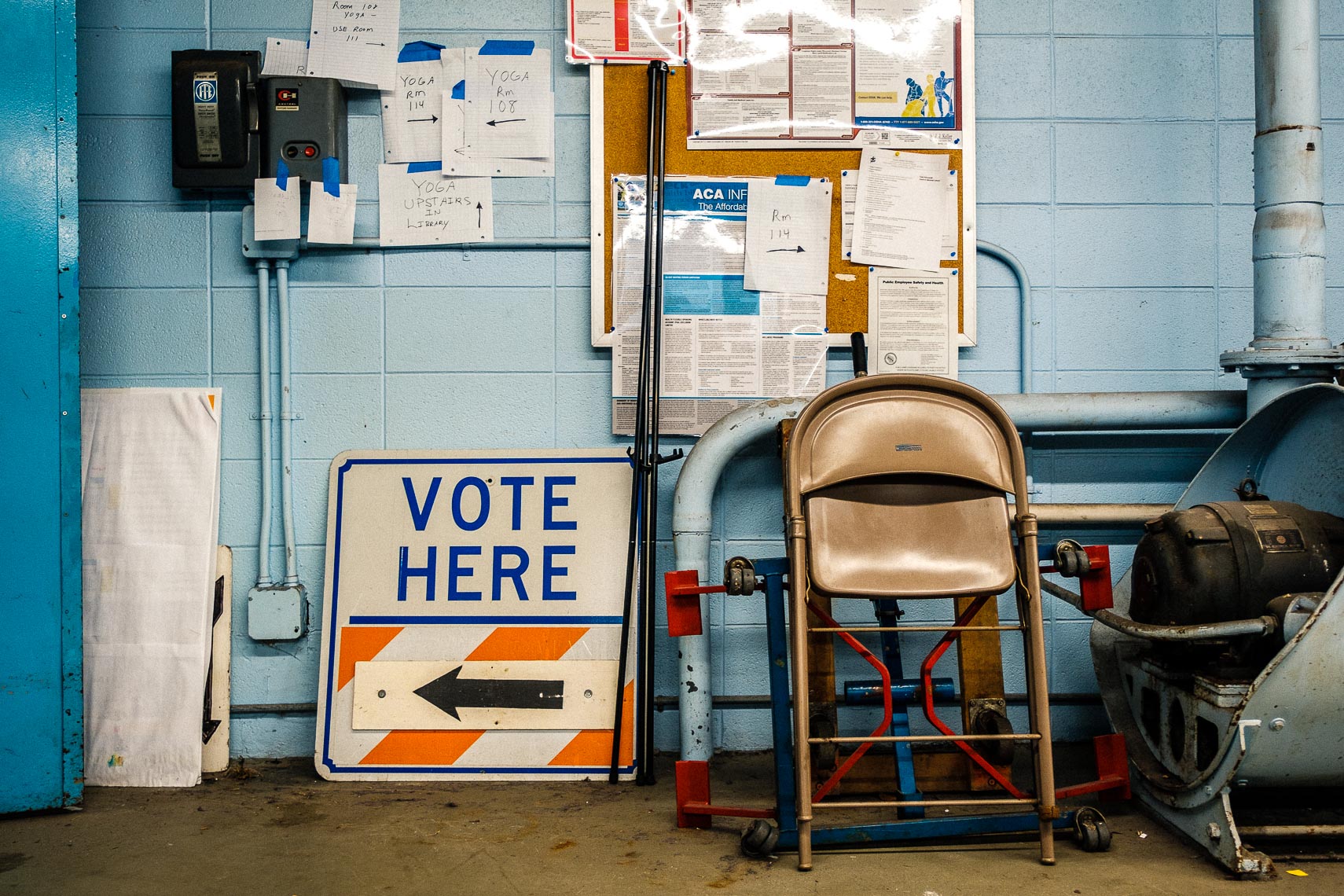 election voting day at general mitchel elementary school